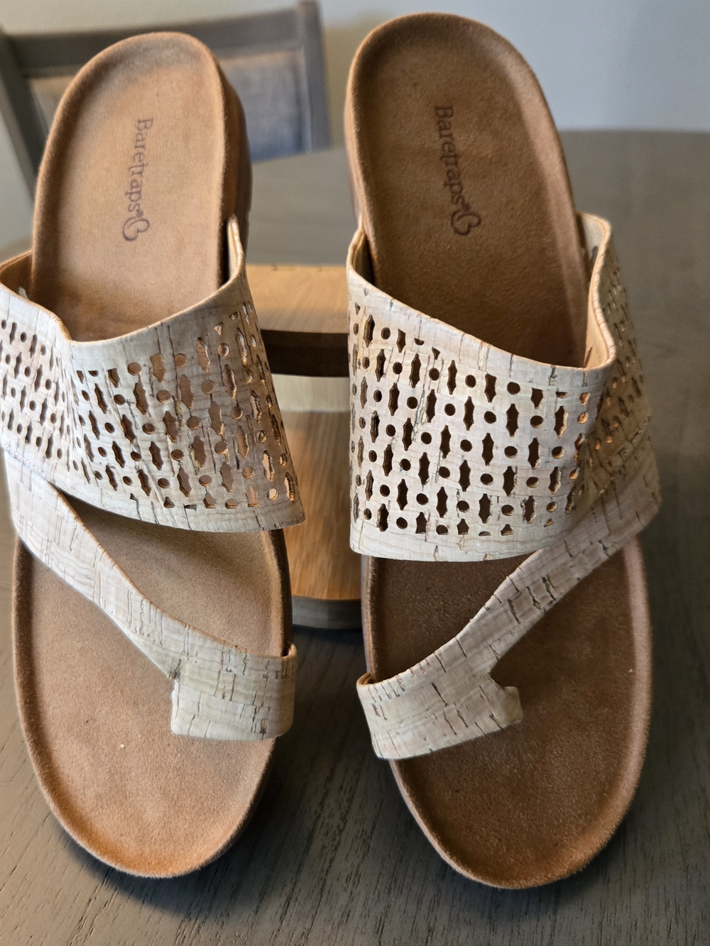 BareTraps Juny Natural Cork-Patterned Beige Toe-Loop Slide Sandals Sz 8